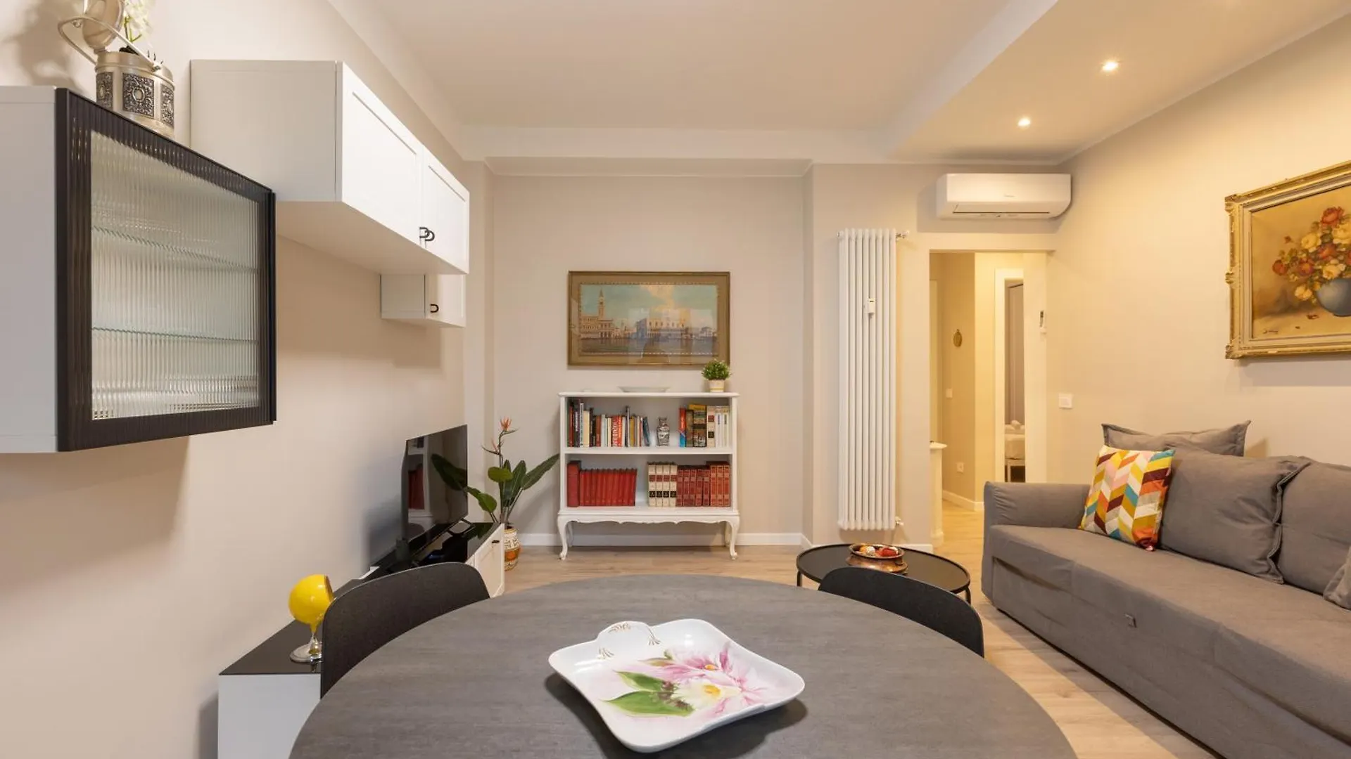 Daire Wonderful 2 Bedrooms Fiera Area - Mirable Pm Milano